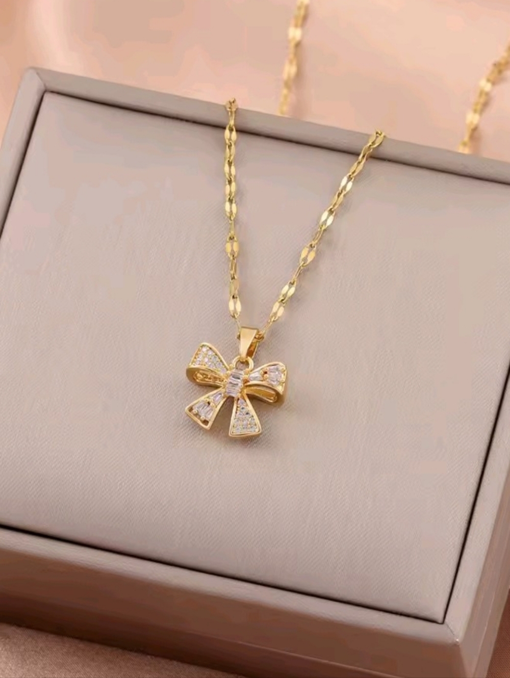 ​18K Gold Plated Zircon Bow Pendant Necklace Stainless Steel NEW